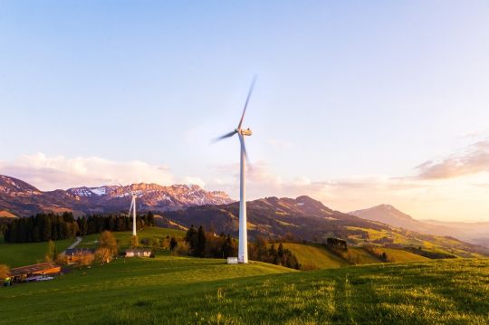 wind-turbine-2244222_1280.jpg